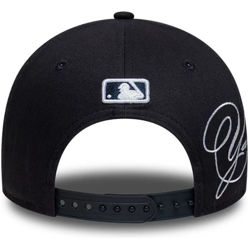 casquette-courbee-bleue-marine-snapback-9forty-m-crown-side-script-new-york-yankees-mlb-new-era