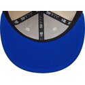 casquette-plate-beige-et-bleue-ajustee-avec-logo-bleu-59fifty-league-essential-new-york-yankees-mlb-new-era