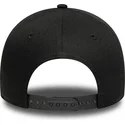 casquette-courbee-noire-snapback-avec-logo-dore-e-frame-metallic-outline-new-york-yankees-mlb-new-era