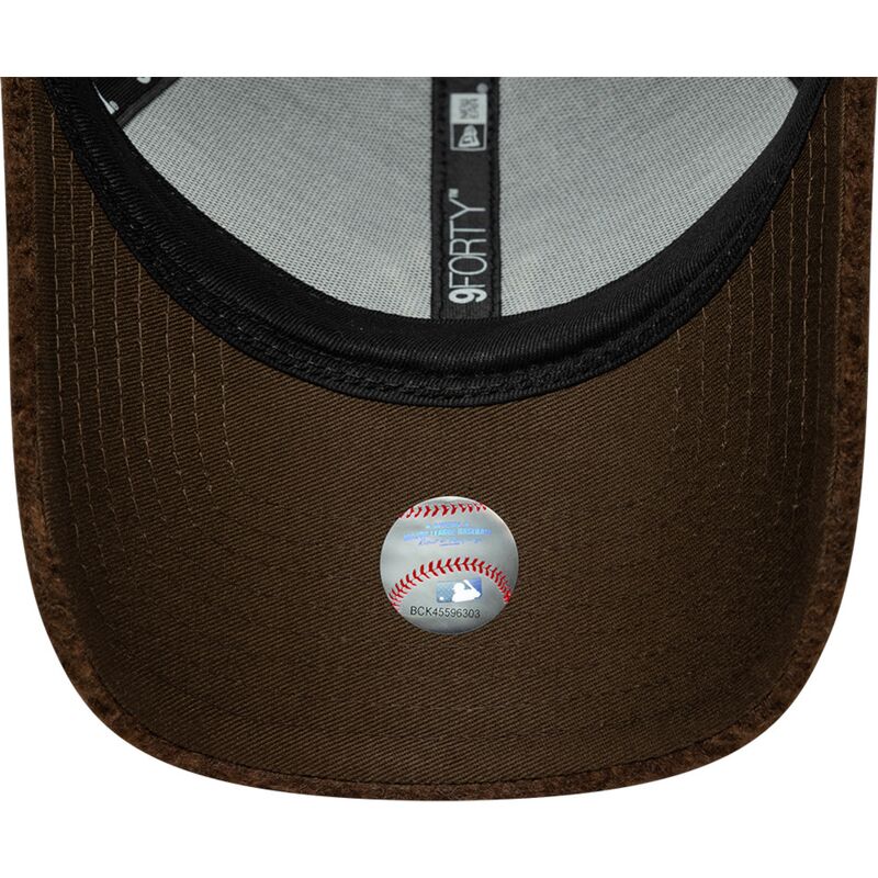 new-era-curved-brim-9forty-winter-borg-new-york-yankees-mlb-brown-snapback-cap new-era-curved-brim-9forty-winter-borg-new-york-yankees-mlb-brown-snapback-cap