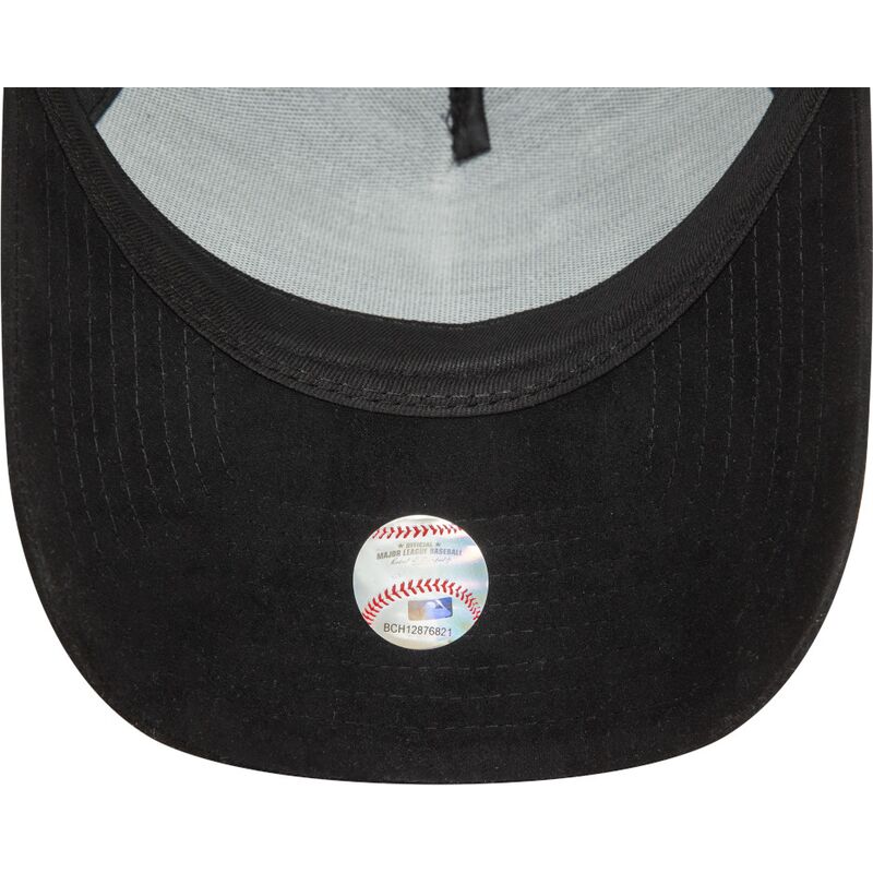 new-era-curved-brim-black-logo-e-frame-faux-suede-new-york-yankees-mlb-black-snapback-cap