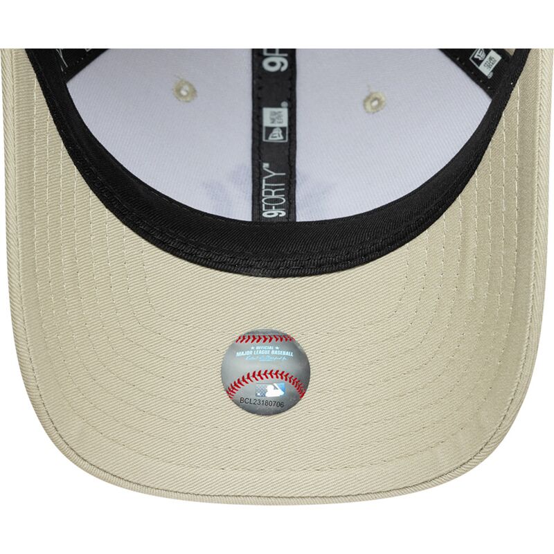 new-era-curved-brim-brown-logo-9forty-m-crown-new-york-yankees-mlb-beige-snapback-cap new-era-curved-brim-brown-logo-9forty-m-crown-new-york-yankees-mlb-beige-snapback-cap