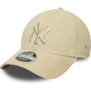 New Era Curved Brim 9FORTY M-Crown Cord New York Yankees MLB Beige Adjustable Cap with Beige Logo
