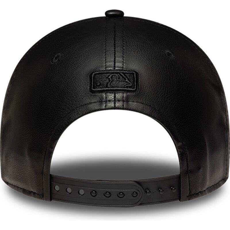 casquette-courbee-noire-snapback-pour-femme-avec-logo-noir-9forty-m-crown-pu-diamante-new-york-yankees-mlb-new-era
