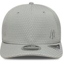 new-era-curved-brim-grey-logo-9seventy-stretch-snap-mesh-flawless-new-york-yankees-mlb-grey-snapback-cap