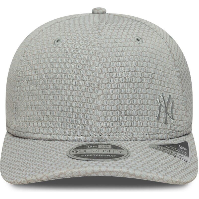 casquette-courbee-grise-snapback-avec-logo-grise-9seventy-stretch-snap-mesh-flawless-new-york-yankees-mlb-new-era