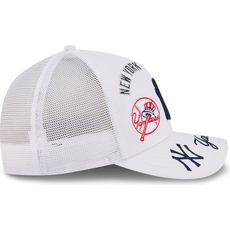 casquette-trucker-blanche-9forty-m-crown-a-frame-all-over-new-york-yankees-mlb-new-era