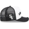 new-era-9fifty-a-frame-na-lifestyle-f1-chicago-white-sox-mlb-black-and-white-trucker-hat