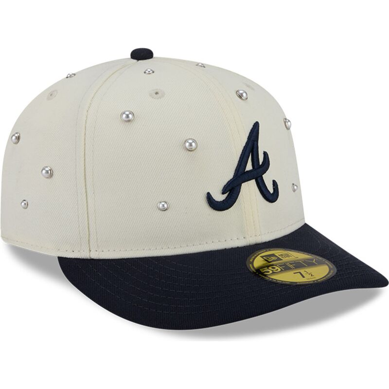 casquette-courbee-beige-et-bleue-marine-ajustee-59fifty-beads-na-lifestyle-f1-atlanta-braves-mlb-new-era casquette-courbee-beige-et-bleue-marine-ajustee-59fifty-beads-na-lifestyle-f1-atlanta-braves-mlb-new-era