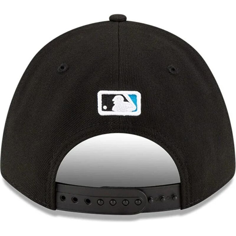 casquette-courbee-noire-snapback-9forty-m-crown-player-replica-miami-marlins-mlb-new-era casquette-courbee-noire-snapback-9forty-m-crown-player-replica-miami-marlins-mlb-new-era