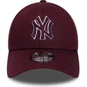 new-era-curved-brim-maroon-logo-9forty-team-outline-new-york-yankees-mlb-maroon-and-red-adjustable-cap