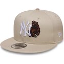 casquette-plate-beige-snapback-ours-9fifty-outdoor-icon-new-york-yankees-mlb-new-era