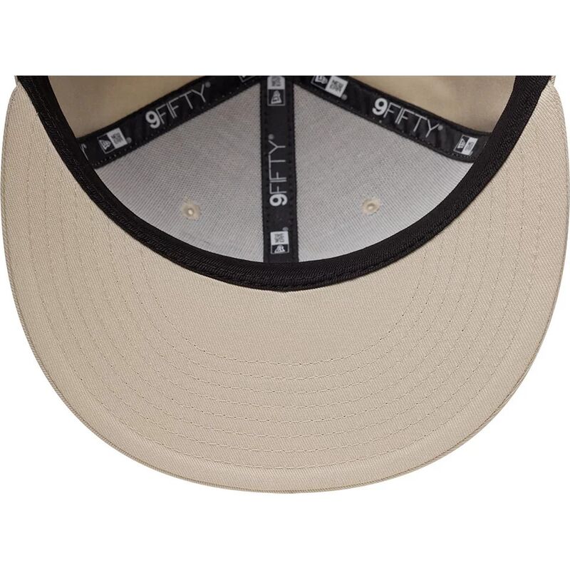 casquette-plate-beige-snapback-ours-9fifty-outdoor-icon-new-york-yankees-mlb-new-era
