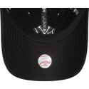 casquette-courbee-noire-ajustable-avec-logo-noir-9twenty-league-essential-new-york-yankees-mlb-new-era