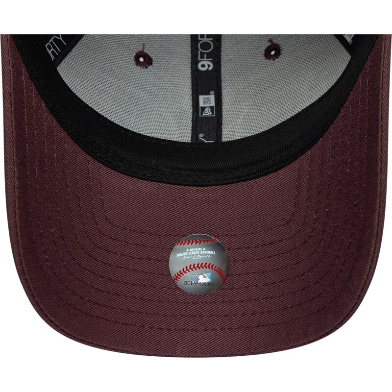 new-era-curved-brim-women-maroon-logo-9forty-league-essential-new-york-yankees-mlb-maroon-adjustable-cap