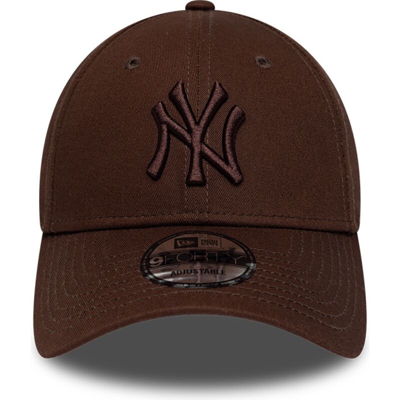 casquette-courbee-marron-fonce-ajustable-avec-logo-marron-9forty-league-essential-new-york-yankees-mlb-new-era