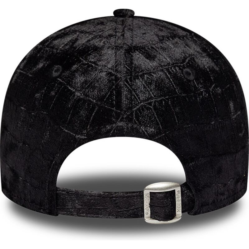 casquette-courbee-noire-ajustable-pour-femme-avec-logo-noir-9forty-pattern-velour-new-york-yankees-mlb-new-era