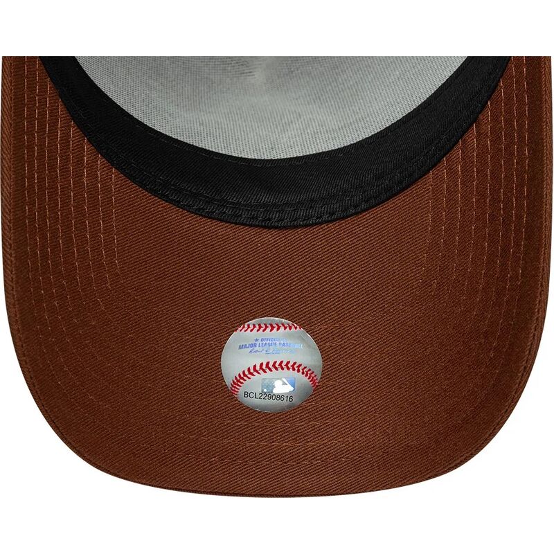 casquette-trucker-marron-avec-logo-marron-e-frame-outline-new-york-yankees-mlb-new-era