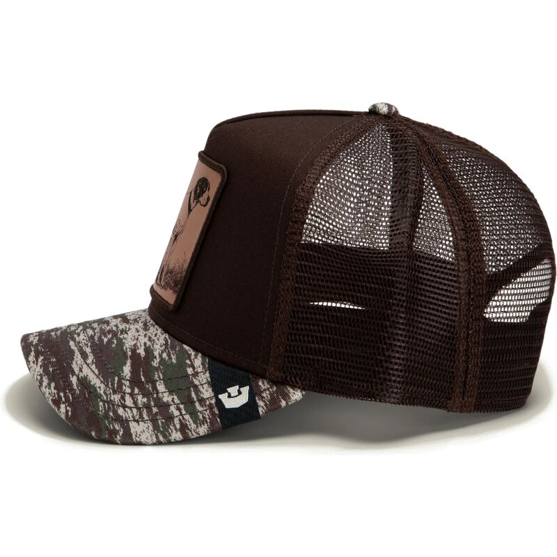 casquette-trucker-marron-et-camouflage-chien-engraved-dog-camo-glitch-the-farm-goorin-bros