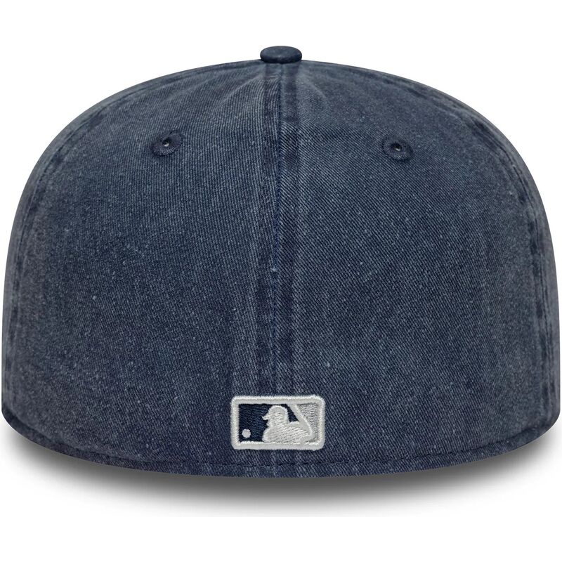 casquette-plate-bleue-marine-ajustee-59fifty-washed-new-york-yankees-mlb-new-era