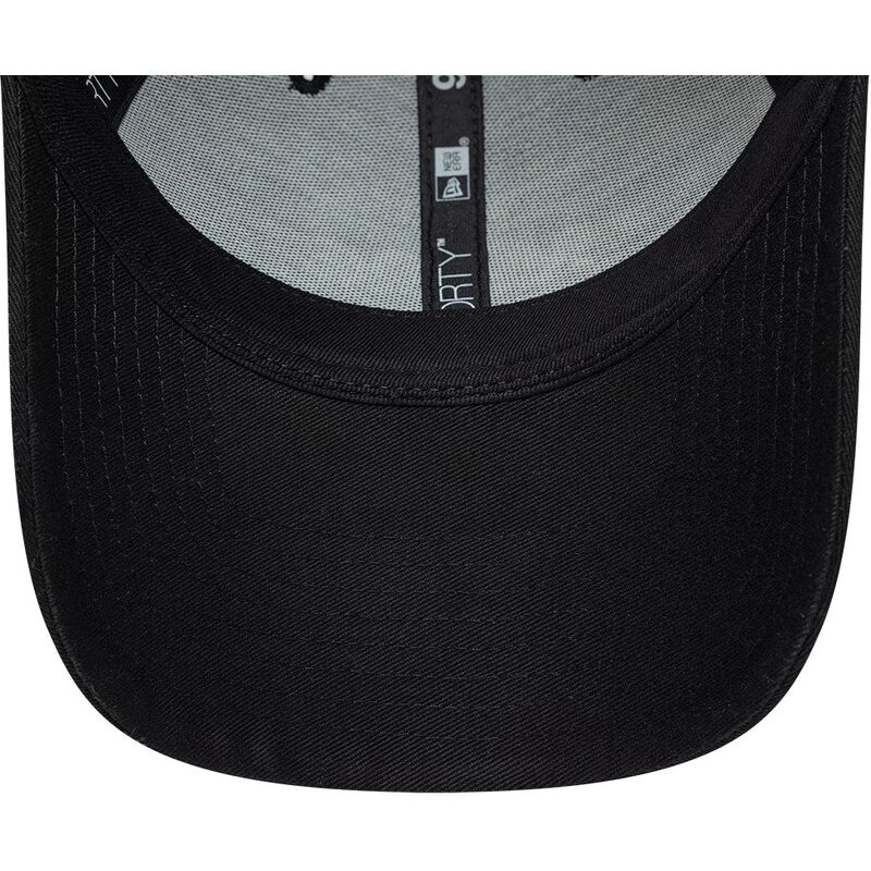 casquette-courbee-noire-ajustable-9forty-gem-patch-distress-alone-new-era