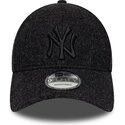 casquette-courbee-noire-ajustable-avec-logo-noir-9forty-winter-new-york-yankees-mlb-new-era