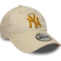 casquette-courbee-beige-ajustable-avec-logo-dore-9twenty-league-essential-new-york-yankees-mlb-new-era