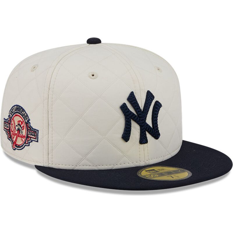 casquette-plate-blanche-et-bleue-marine-ajustee-59fifty-checkered-new-york-yankees-mlb-new-era casquette-plate-blanche-et-bleue-marine-ajustee-59fifty-checkered-new-york-yankees-mlb-new-era