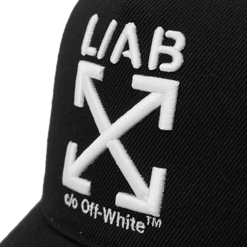 casquette-trucker-noire-avec-logo-blanc-clamp-arrows-l-ab-c-o-off-white casquette-trucker-noire-avec-logo-blanc-clamp-arrows-l-ab-c-o-off-white